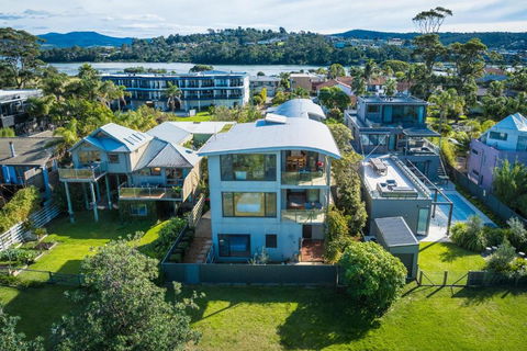 Rolling Waves 3 - Beach Access & Pet Friendly! - Brisbane Tourism 1