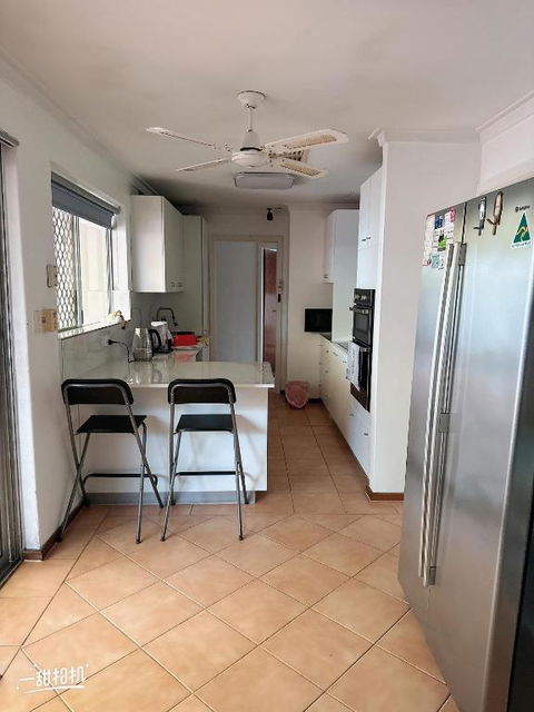 Room Near Airport CBD - Tourism Brisbane 3