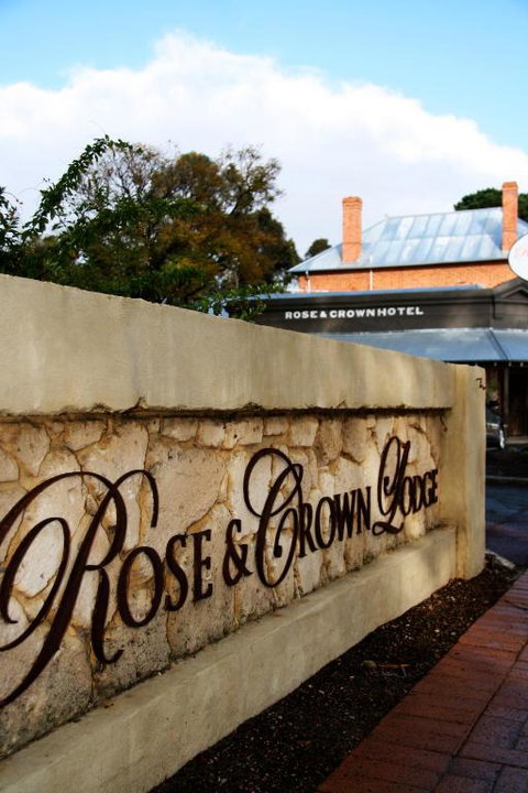 Rose & Crown Hotel - Tourism Brisbane 3