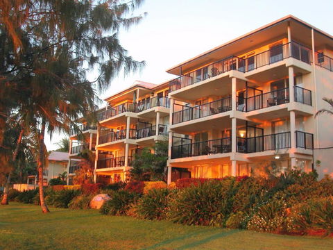 Rose Bay Resort - Tourism Brisbane 0