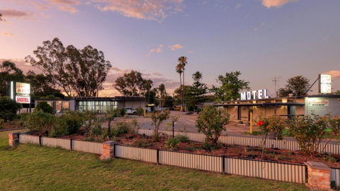 Rose City Motor Inn - Brisbane Tourism 0