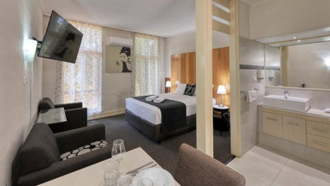 Rose City Motor Inn - Brisbane Tourism 1