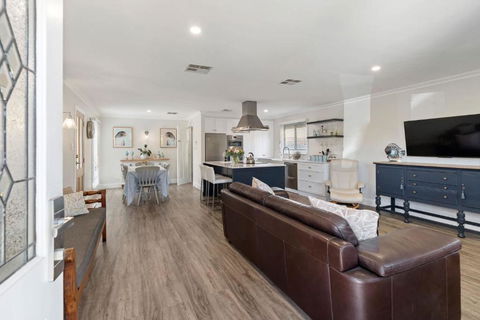 Rose Cottage 3B Hutchinson St Goolwa - Linen Included - Tourism Brisbane 2