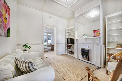 Rose Cottage - Mayfield Vineyard Orange - Tourism Brisbane 3