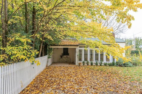 Rose Cottage - Mayfield Vineyard Orange - Tourism Brisbane 1