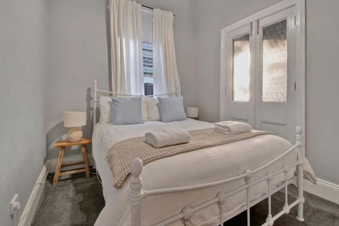 Rose Cottage - Stroll To CBD, Leafy Setting - Tourism Brisbane 2