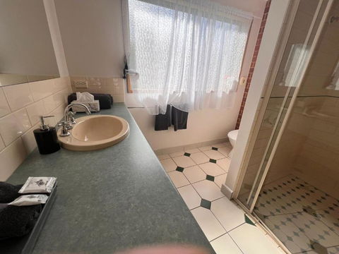 Rose Garden Motel - Brisbane Tourism 1