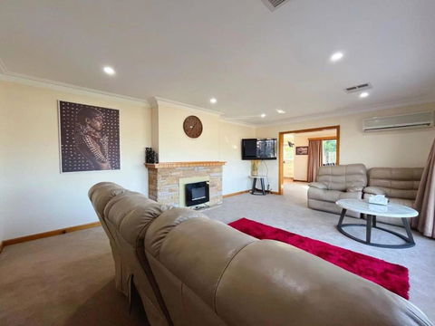 Rose Retreat With Water Front View At Montrose - Tourism Brisbane 1