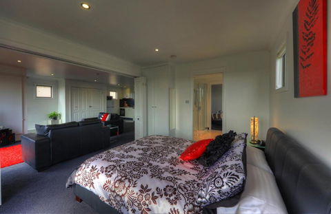 Rosebank Cottage Collection - Brisbane Tourism 1