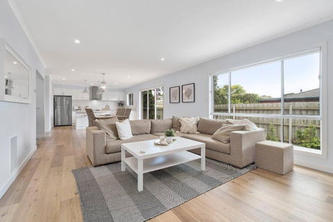 Rosebud Lovely House 2 - Mornington Peninsula 4 BR 3 Bath 2 Story Holiday House - BBQ - Beach - Hot Spring - Tourism Brisbane 2