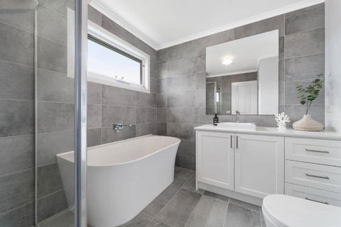 Rosebud Lovely House 2 - Mornington Peninsula 4 BR 3 Bath 2 Story Holiday House - BBQ - Beach - Hot Spring - Tourism Brisbane 3