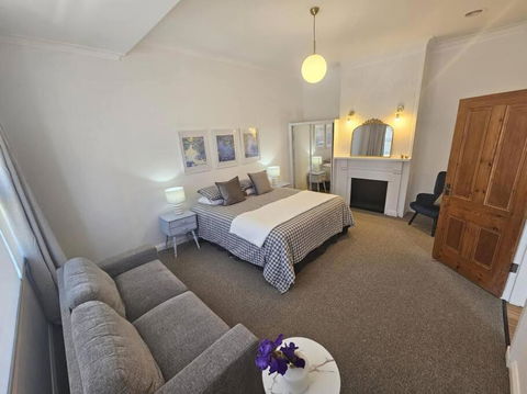 RoseIris Cottage - City Charm In Central West Hobart - Tourism Brisbane 2