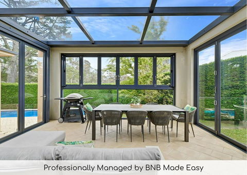 Roselawn Retreat - Pool, Incredible Views, Sleeps 8 - Brisbane Tourism 0