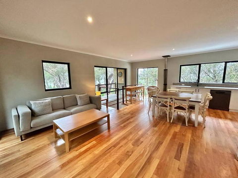 Rosella - Bushland Hideaway - Tourism Brisbane 1