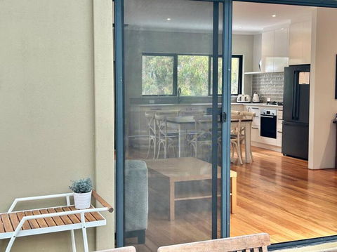 Rosella - Bushland Hideaway - Tourism Brisbane 3