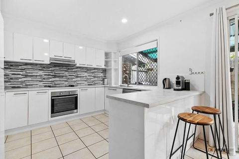 Rosella Rise! - Brisbane Tourism 1