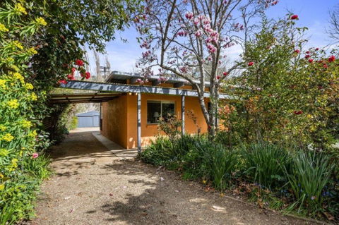Roses On The River - An Absolute River Frontage Cottage - Brisbane Tourism 1