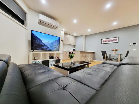 Rosie Townhouse - Modern Home In Sunshine - Tourism Brisbane 1