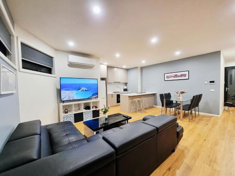 Rosie Townhouse - Modern Home In Sunshine - Tourism Brisbane 2