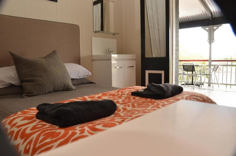 Royal Gatton Hotel - Brisbane Tourism 2