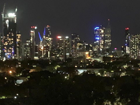 Royal Lodge - A Luxury Lifestyle - Tourism Brisbane 3