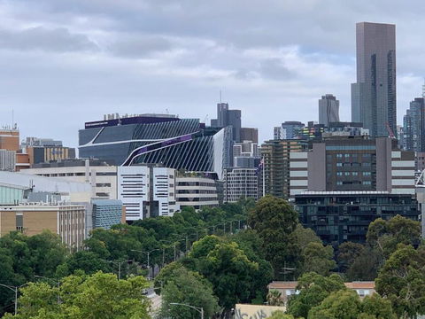 Royal Lodge - A Luxury Lifestyle - Tourism Brisbane 0