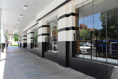 Royal Hotel Orange - Brisbane Tourism 1