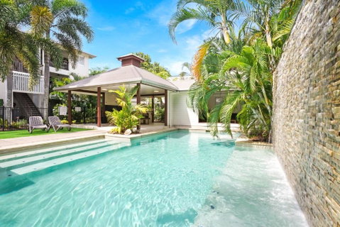 Royal Pavillions City Escape - Brisbane Tourism 0