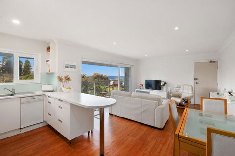 Royal Surf - Direct Beachfront - Brisbane Tourism 3