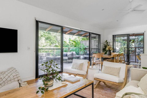 Rubber Soul - Brisbane Tourism 2