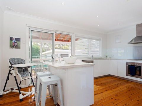 Rubys Retreat, 44 Achilles Street - Pet Friendly, Aircon, Wifi & Boat Parking - Tourism Brisbane 3