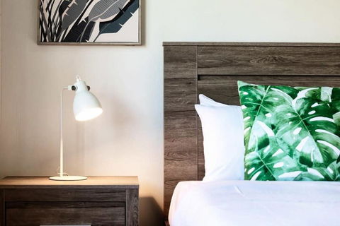 Runaway Bay Waterfront Delight - Tourism Brisbane 2