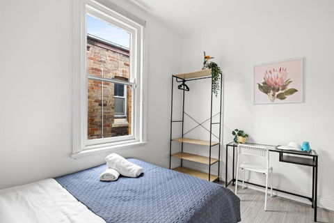 Rustic Double Room - Central Location In Kensington - Shared Bathroom - Tourism Brisbane 2