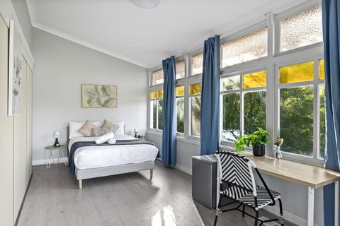 Rustic Grand Double Room - Centrally Located - Brisbane Tourism 0