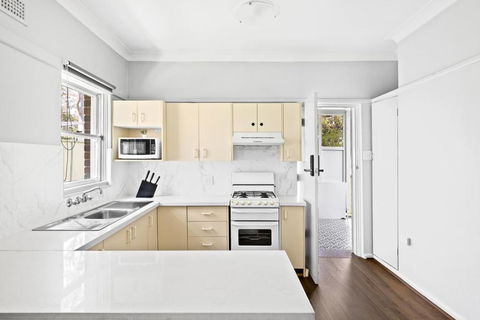 Rustic Single Room - Centrally Located At Narwee - Shared Bathroom - Tourism Brisbane 2