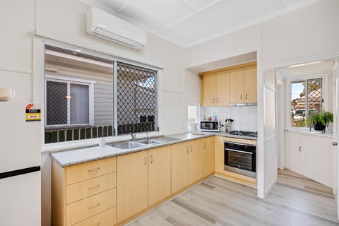 Sage Cottage! CBD Perfection! - Tourism Brisbane 1
