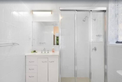 Salerno - Hosted By Burleigh Letting - Brisbane Tourism 3
