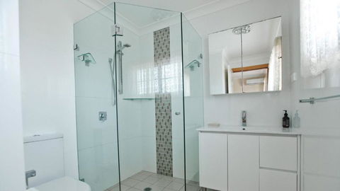 Salt Water Villa Bermagui Four Bedroom Central Location With Wifi - Tourism Brisbane 3