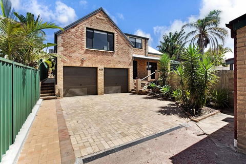 Salt Wood Cabin Style Retreat - Tourism Brisbane 0