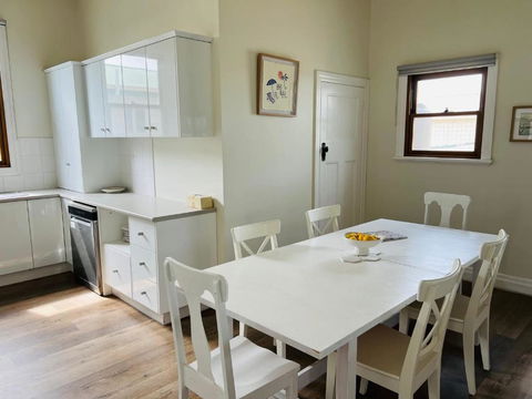 Saltwater Bungalow - WiFi - Brisbane Tourism 3