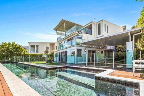 Saltwater, Sunrise Beach - Brisbane 4u 1