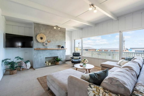 Saltwater Terrace With Panoramic Ocean Views - Brisbane Tourism 1