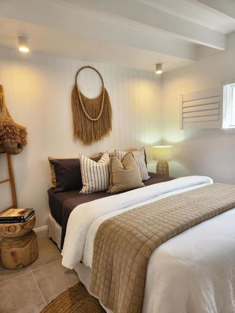 SALTY PALMS -Seaside Studio Apartment - Tourism Brisbane 1