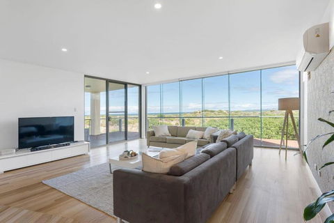 Samphire Middleton-Beach - BYO Linen - Wi-Fi-Luxury-Family - Tourism Brisbane 0