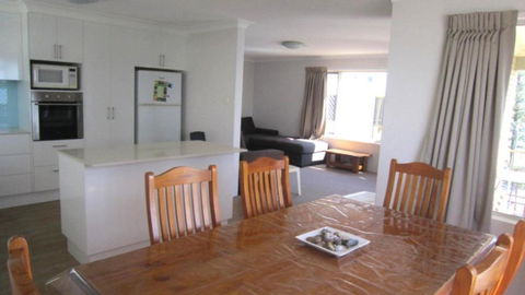 San Marino Unit 7 - Brisbane Tourism 2