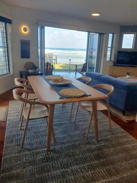 Sanbah-Surf, Views, Beach - Brisbane Tourism 2