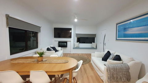 Sand And Swell At Sawtell - Tourism Brisbane 0