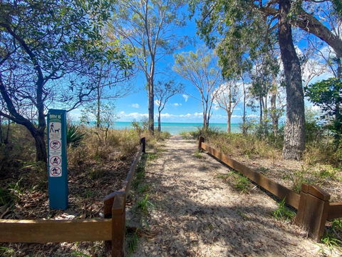 Sand N Sea - Burrum Heads- Beachfront- 4BR- Aircon -Pets Welcome - Tourism Brisbane 2
