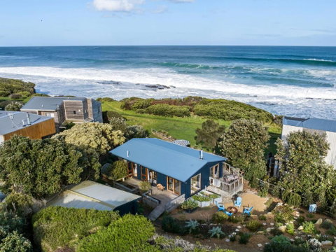 Sand & Sauna Retreat - Tourism Brisbane 0