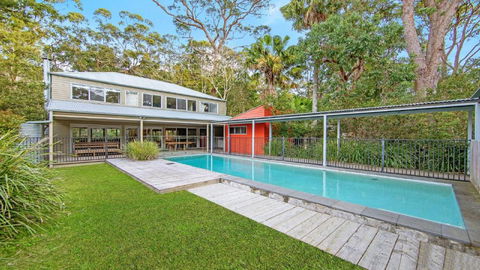 Sand & Sea - Pearl Beach With Pool - Tourism Brisbane 1